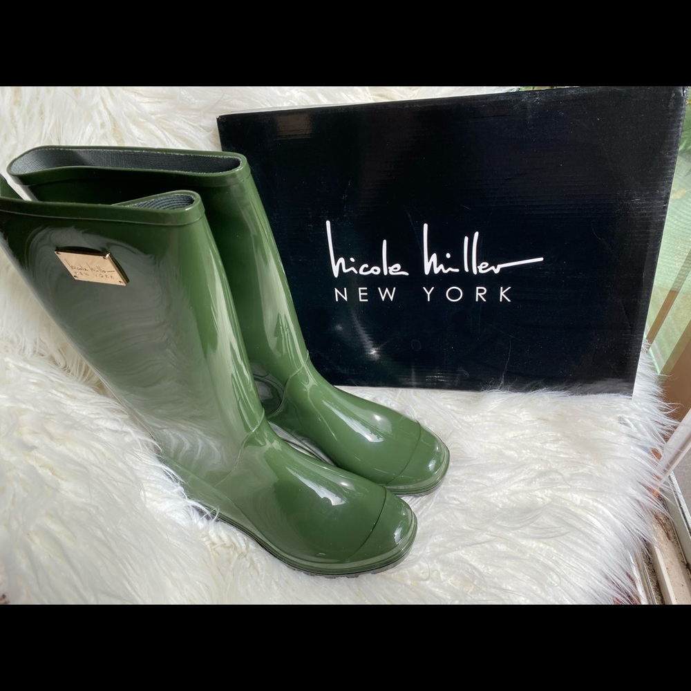 NIB Nicole Miller Rainy Day Rain Boot Hunter Green